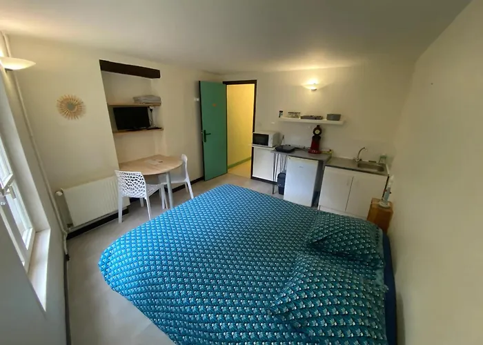 à Cherbourg-en-cotentin, 15 M² * Cherbourg-en-Cotentin